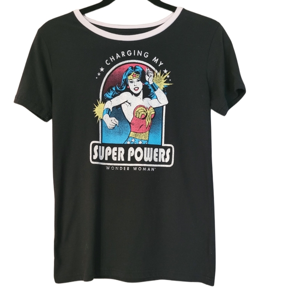 Wonder Woman "Charging My Super Powers" T-shirt Size XS Black - Picture 1 of 8